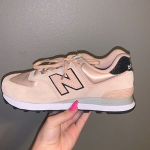 PINK NEW BALANCE